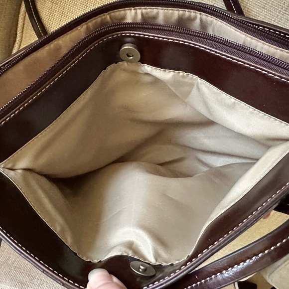 Giani Bernini Multi Compartment Striped Vegan Handbag Zipper & Magnetic Snap EUC - Picture 3 of 10